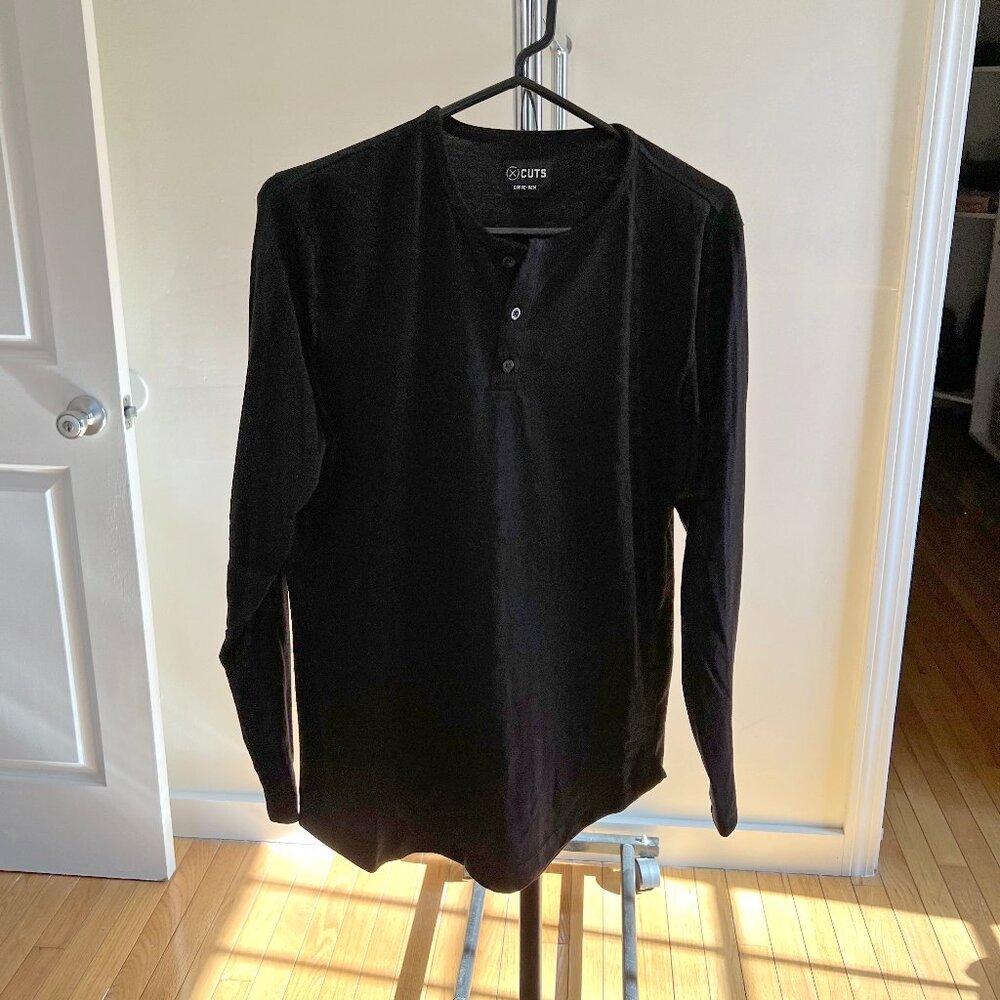 Cuts Clothing Long Sleeve Henley - Black